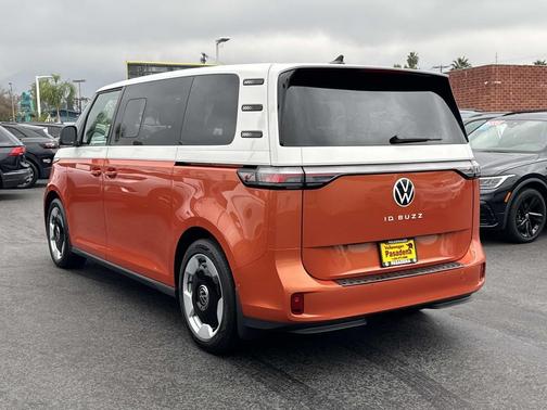 2025 Volkswagen ID. Buzz Pro S Plus