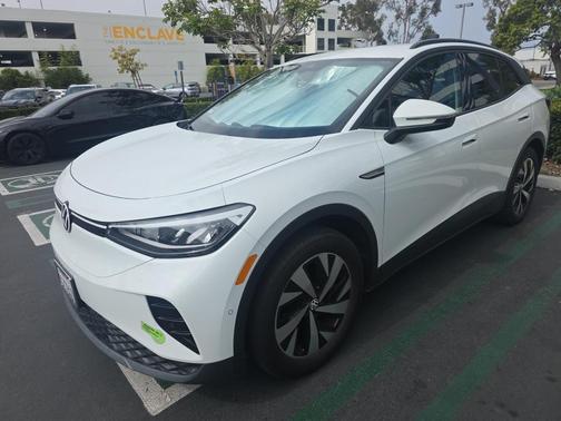 Pure White 2023 Volkswagen ID.4 Pro