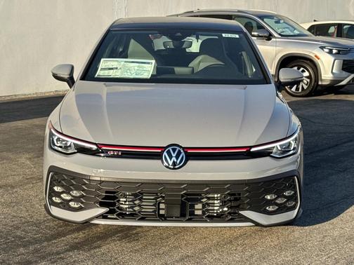 2025 Volkswagen Golf GTI 2.0T SE DSG