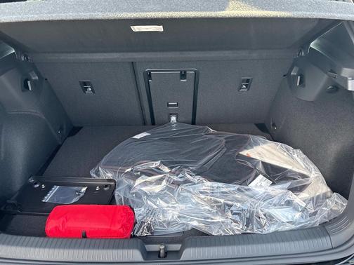 2025 Volkswagen Golf GTI 2.0T SE DSG