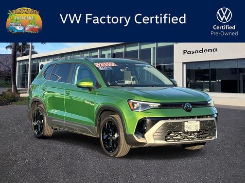 Bright Moss Green Metallic 2025 Volkswagen Taos 1.5T SE