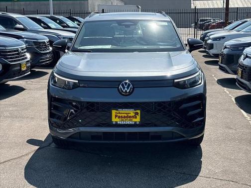2025 Volkswagen Tiguan 2.0T SE R-Line Black 4MOTION