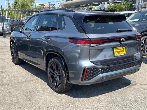 2025 Volkswagen Tiguan 2.0T SE R-Line Black 4MOTION