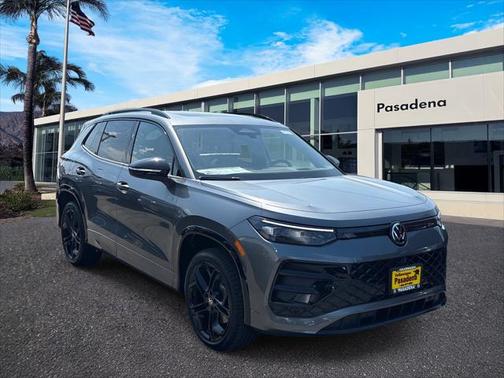 2025 Volkswagen Tiguan 2.0T SE R-Line Black 4MOTION