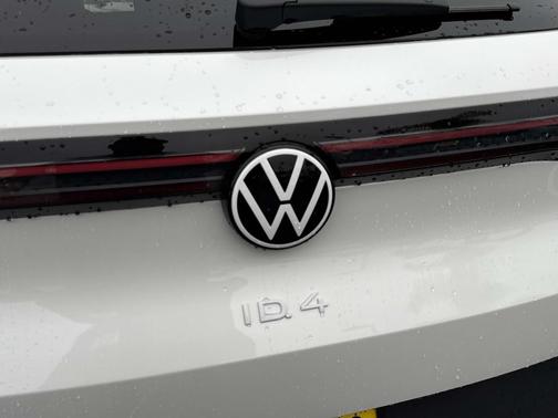 2025 Volkswagen ID.4 Pro