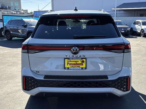 Beige 2026 Volkswagen Tiguan 2.0T SE R-Line Black