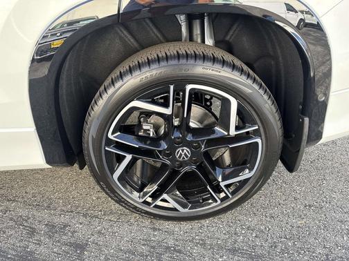 2026 Volkswagen Tiguan 2.0T SEL R-Line 4MOTION