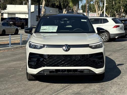 2025 Volkswagen Tiguan 2.0T SE R-Line Black
