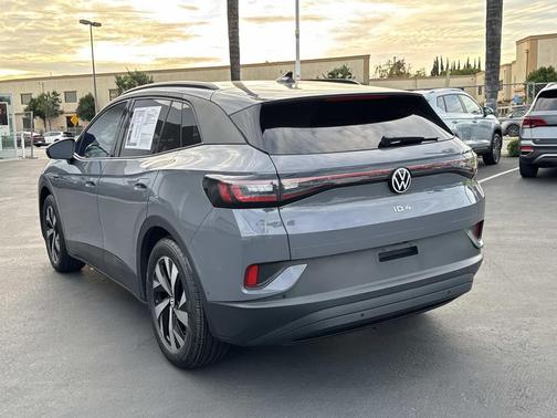 2023 Volkswagen ID.4 Pro