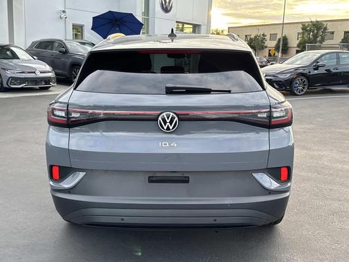 2023 Volkswagen ID.4 Pro