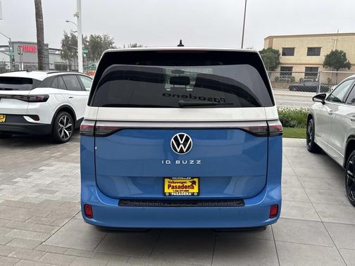 2025 Volkswagen ID. Buzz Pro S Plus