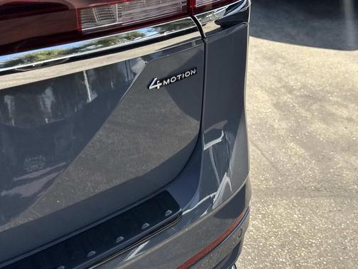 2026 Volkswagen Atlas 2.0T SEL Premium R-Line 4MOTION