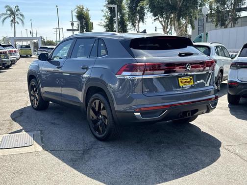 2026 Volkswagen Atlas Cross Sport 2.0T SE w/Technology