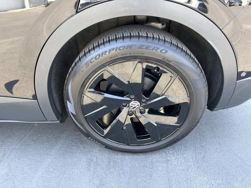 Deep Black Pearl 2025 Volkswagen ID.4 Pro S