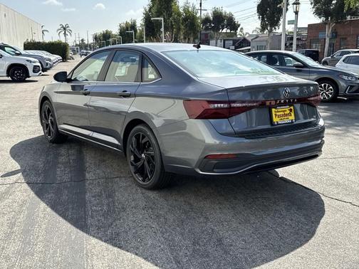 2025 Volkswagen Jetta 1.5T SE