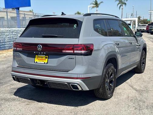 2025 Volkswagen Atlas 2.0T Peak Edition