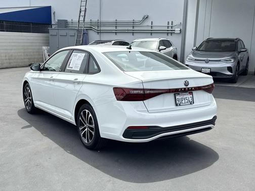 Pure White 2025 Volkswagen Jetta 1.5T Sport