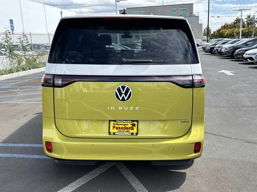 2025 Volkswagen ID. Buzz Pro S Plus with 4MOTION