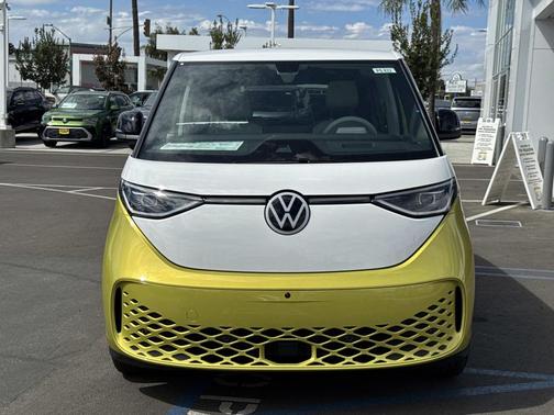 2025 Volkswagen ID. Buzz Pro S Plus with 4MOTION