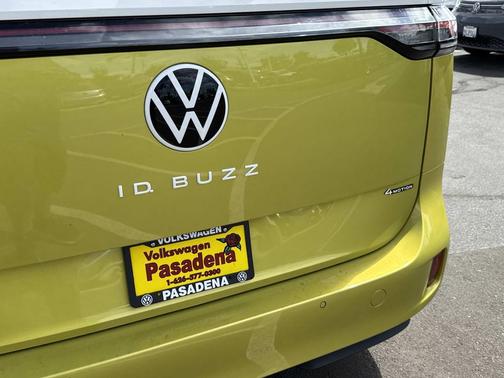 2025 Volkswagen ID. Buzz Pro S Plus with 4MOTION