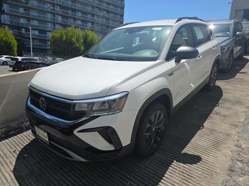 Pure White 2023 Volkswagen Taos 1.5T S