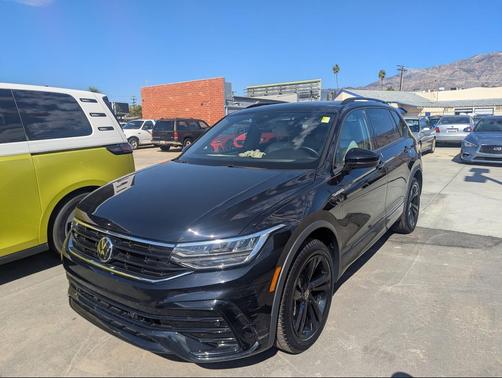 2023 Volkswagen Tiguan 2.0T SE R-Line Black
