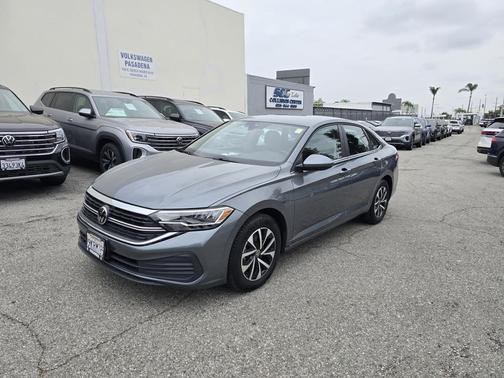 Platinum Gray Metallic 2024 Volkswagen Jetta 1.5T S