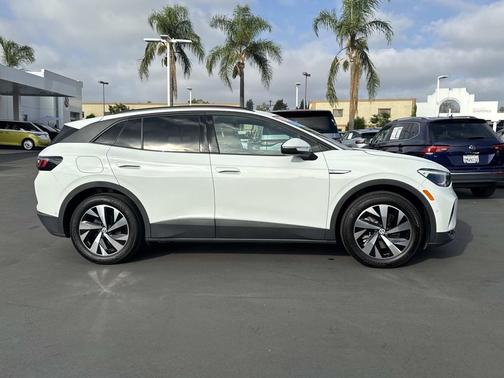 2023 Volkswagen ID.4 Pro