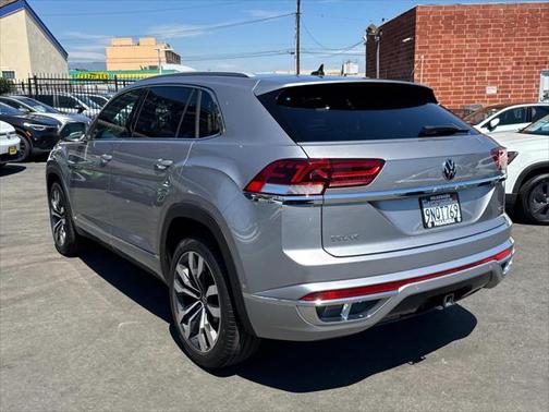 2022 Volkswagen Atlas Cross Sport 3.6L V6 SEL Premium R-Line
