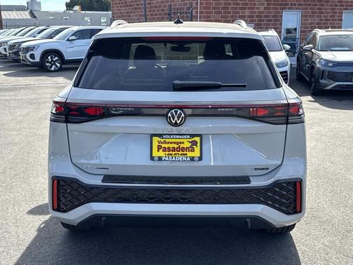 2026 Volkswagen Tiguan 2.0T SEL R-Line 4MOTION