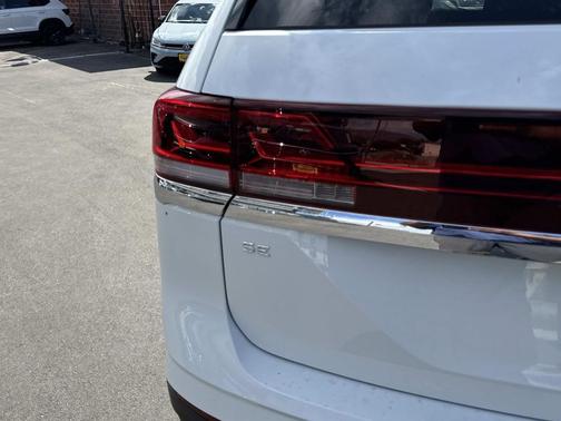 2025 Volkswagen Atlas 2.0T SE