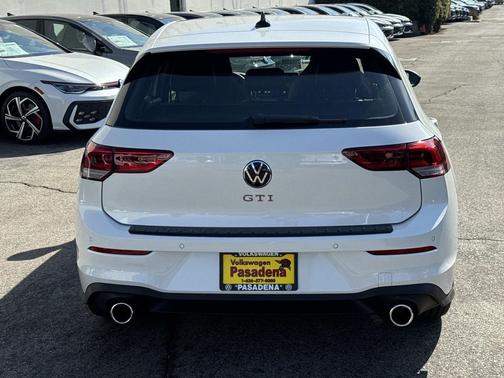 2025 Volkswagen Golf GTI 2.0T SE DSG