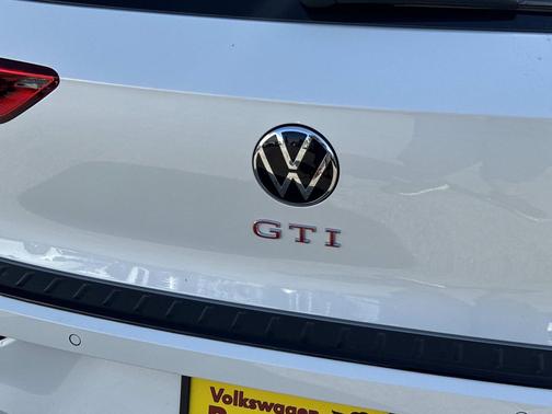 2025 Volkswagen Golf GTI 2.0T SE DSG