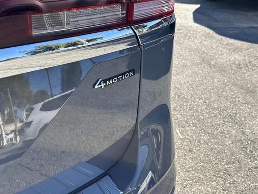 2026 Volkswagen Atlas 2.0T SEL Premium R-Line 4MOTION