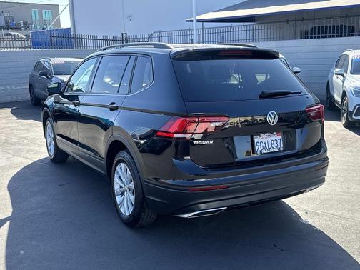 Deep Black Pearl 2019 Volkswagen Tiguan 2.0T S