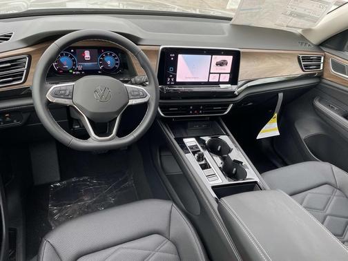 2026 Volkswagen Atlas 2.0T SE w/Technology 4MOTION