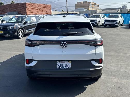 2023 Volkswagen ID.4 Pro