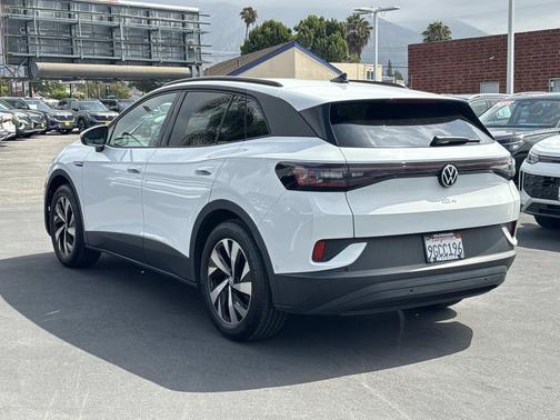 Pure White 2023 Volkswagen ID.4 Pro
