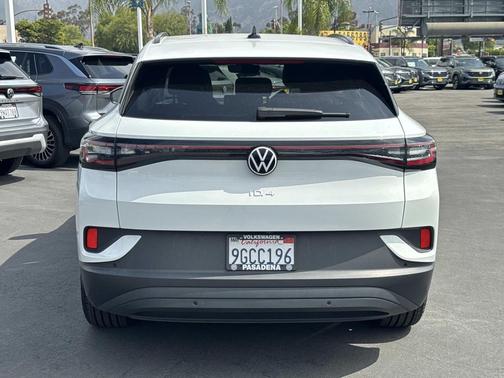 Pure White 2023 Volkswagen ID.4 Pro