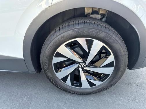 Pure White 2023 Volkswagen ID.4 AWD Pro