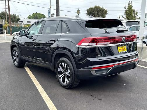 2025 Volkswagen Atlas Cross Sport 2.0T SE