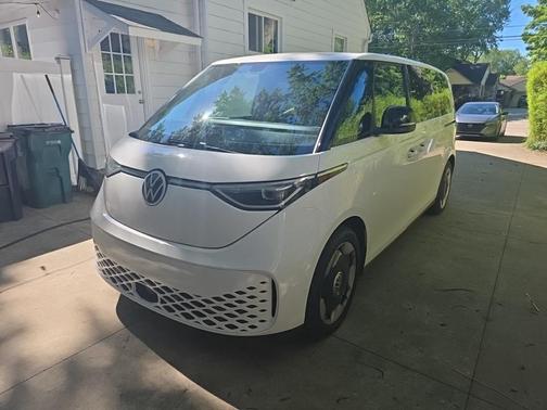 Candy White 2025 Volkswagen ID. Buzz Pro S