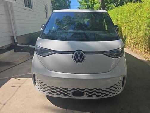 Candy White 2025 Volkswagen ID. Buzz Pro S