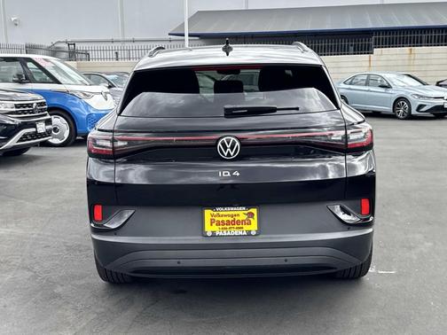 Deep Black Pearl 2023 Volkswagen ID.4 S