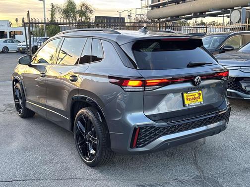 2026 Volkswagen Tiguan 2.0T SE R-Line Black 4MOTION