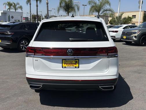 opal white pearl 2026 Volkswagen Atlas 2.0T SE