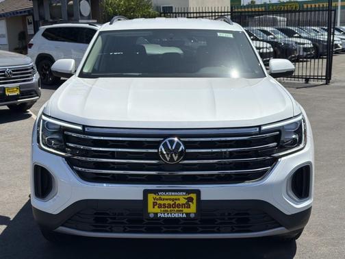 opal white pearl 2026 Volkswagen Atlas 2.0T SE