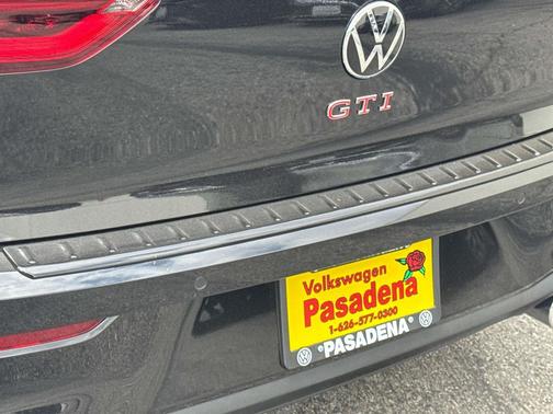 2025 Volkswagen Golf GTI 2.0T SE DSG