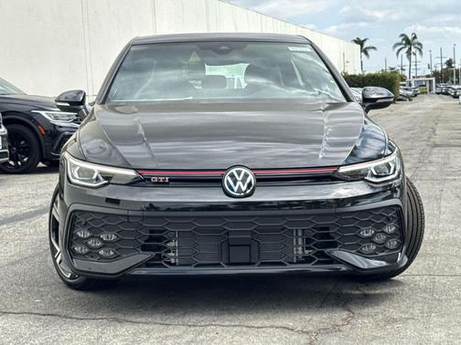 2025 Volkswagen Golf GTI 2.0T SE DSG