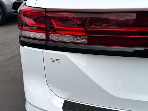 2025 Volkswagen Atlas 2.0T Peak Edition